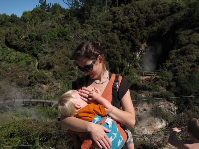 PAXbaby_Beco_breastfeeding